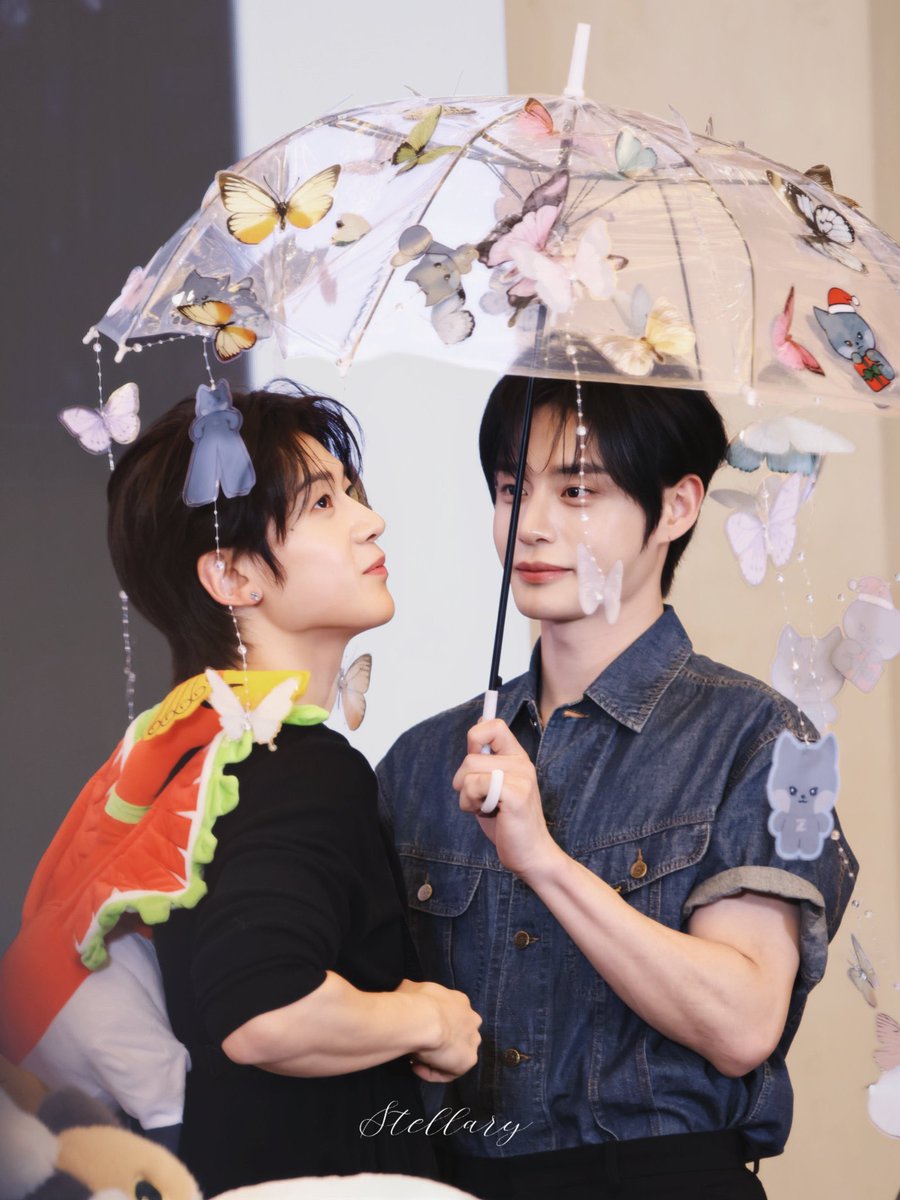 PAN1CROSE's tweet photo. atp every new hd picture is giving k-drama vibes just put ‘changes’ in the background and turn them into a slideshow https://t.co/y5gOQOjbEr