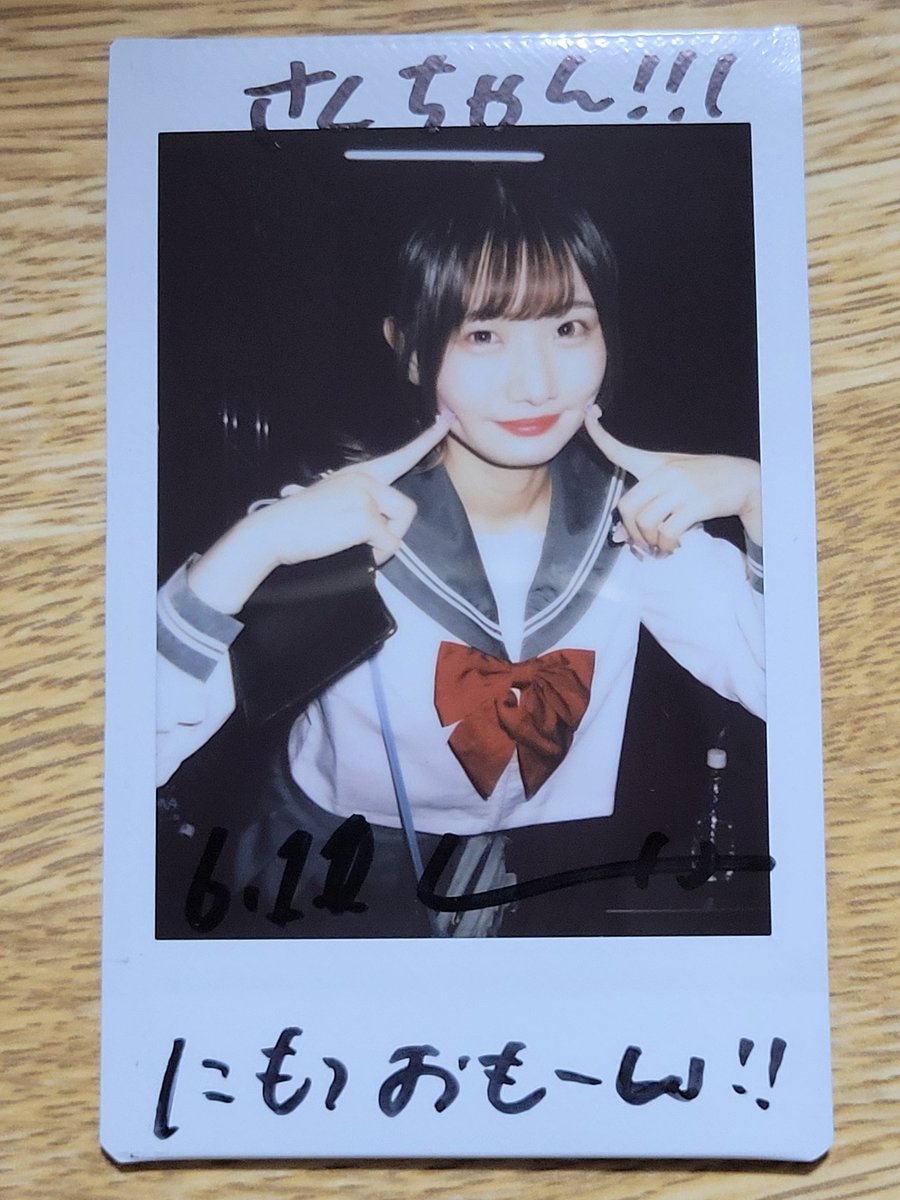 DcS36K1fMRGEw8f's tweet photo. 制服公演のレナち。すげぇあちあちなライブでした。特典会の冷房が寒く感じるほどww 制服公演でセーラーとは思ってなかったよ。かあいい🎵今日は制服は用意しなかったけど学生かよ!!って言う荷物の重さでした💣️パフォがどんどん上がってきてて良い感じ
#カワイレナ
#FESTIVE https://t.co/vxGL9OpXbj