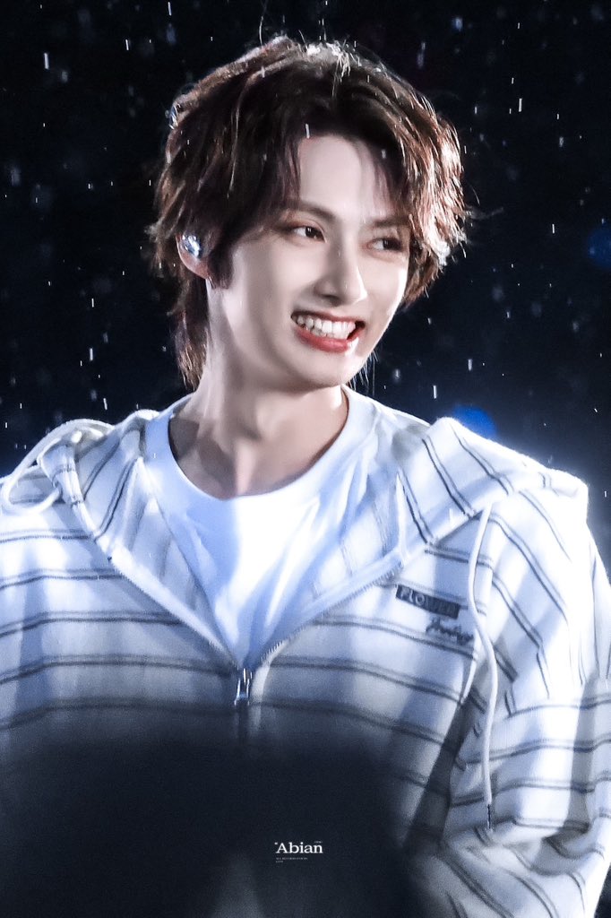 abian04's tweet photo. HBD TO JUN✨

#오늘은_문준휘생일_축하_쿠다사이
#OurMoonlightJUNday
#文俊辉 
#준 #JUN #준휘 #문준휘 #Junhui 
#세븐틴 ⁠⁠#SEVENTEEN

@pledis_17 https://t.co/xa9g5piqJc