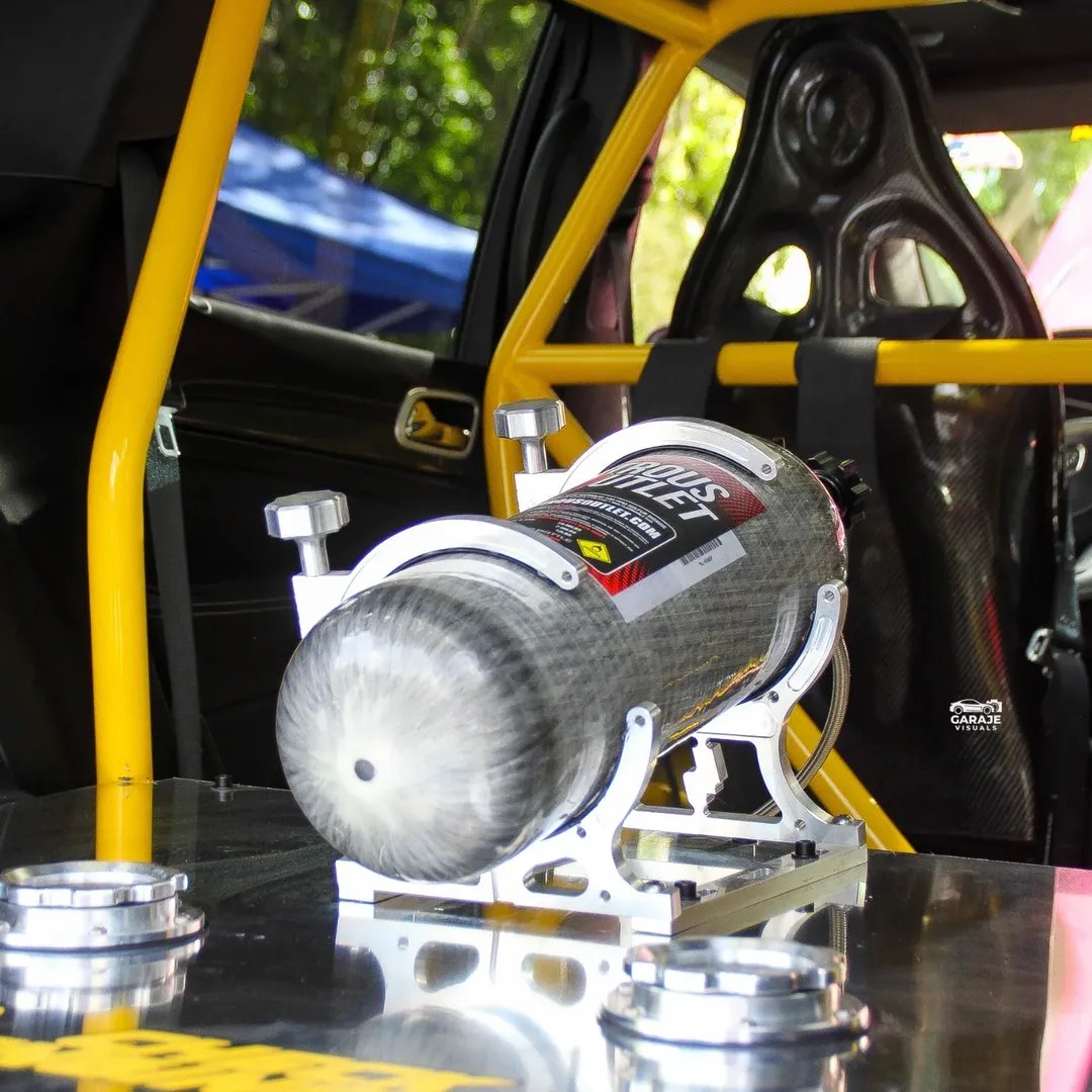 NitrousOutlet's tweet photo. @marilynvaldera rocking our 12lb composite bottle and our billet aluminum bottle bracket in her supercharged Jeep Trackhawk 🦅🔥

Get your bottles, brackets &amp; MORE at our website or call us at 254-848-4300 📲

📸: @garajevisuals

#trackhawk #jeep #nitrousoutlet #horsepower https://t.co/R4e6hNPFan