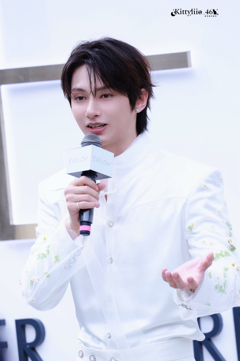 Kittyliio_moon's tweet photo. happy birthday to my love JUN
#JUN #文俊辉 #ジュン #문준휘 
 #준  #세븐틴 #SEVENTEEN 
#오늘은_문준휘생일_축하_쿠다사이 https://t.co/swH7Y91pCU