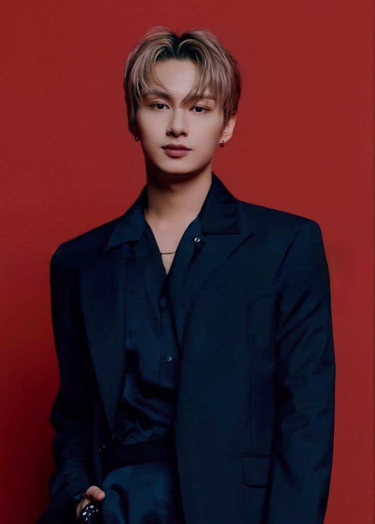 Popdigest_X's tweet photo. HAPPY 30TH BIRTHDAY to the handsome JUN of SEVENTEEN! https://t.co/BYzrLm4apy