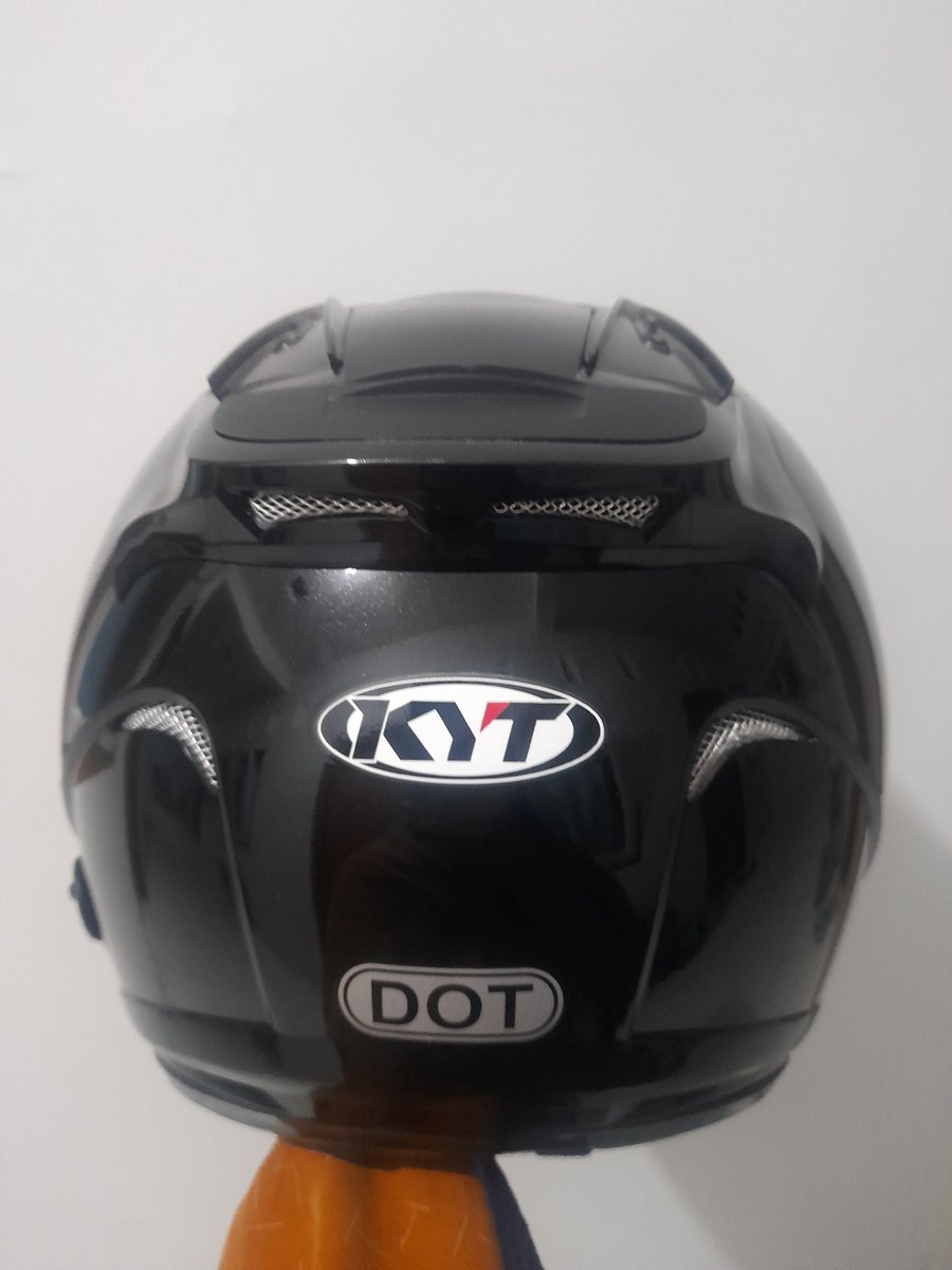 LoeynaJae's tweet photo. WTS
Helm KYT Galaxy Flat R (Hitam glossy)
1 kali pemakaian. Ada slight damage (seperti yang ditandai di foto). Jadi 280k aja, yuk angkut!
Bisa oren 🍊 https://t.co/c65Aht0f4X