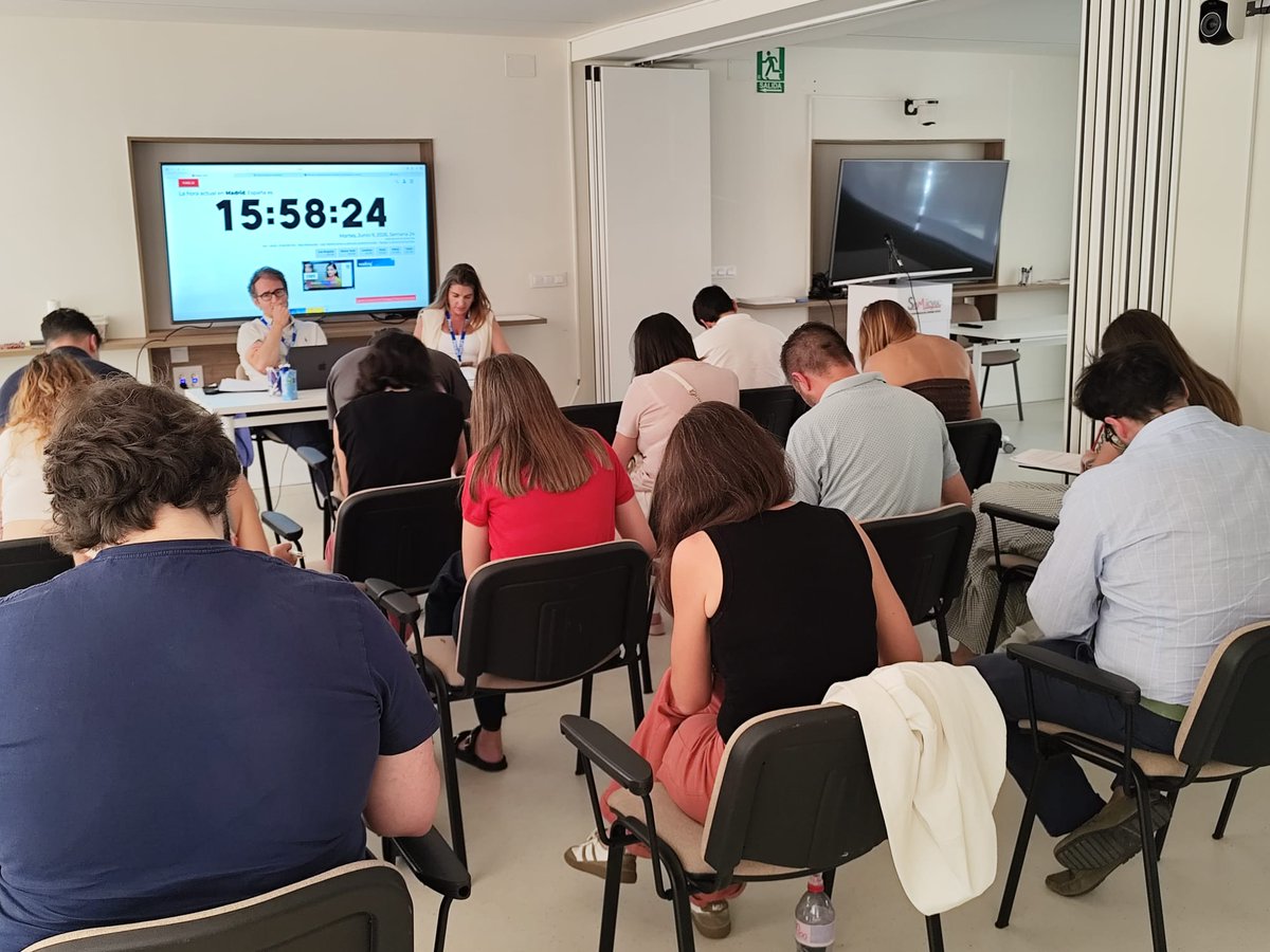 semicyuc's tweet photo. Nuestra sede ha acogido un nuevo examen teórico de la Acreditación Eco-ACC de Ecografía Básica en Medicina Intensiva. Una nueva tanda de socios empiezan su andadura para lograr su acreditación en esta técnica. #ecoacc #ecografía #medicinaintensiva https://t.co/xgXoUhmAWk
