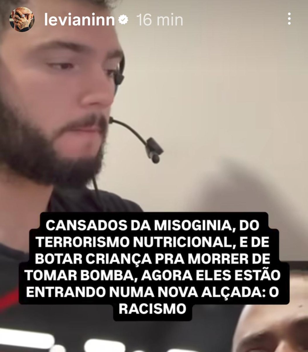 trapcit0u's tweet photo. 🚨 LEVIANO dispara contra influenciadores maromba em sequência de Stories no Instagram.

O rapper afirmou que esse tipo de conteúdo estaria causando um impacto negativo na sociedade, criticou o uso de anabolizantes, a pressão estética e o modelo vendido por parte dos criadores fitness.

"Esses influenciador maromba de merda tão causando um impacto negativo na sociedade muito pior que qualquer tigrinho."