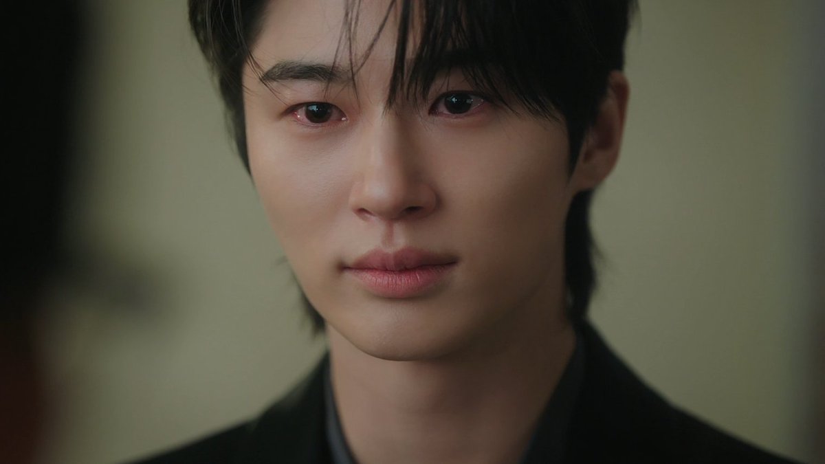byeonwoonist's tweet photo. he's not the dignified nation's prince that day... he's just a husband terrified of losing his wife, taking every slap, every scream, and all the blame without a word https://t.co/qTJQtaTT5I