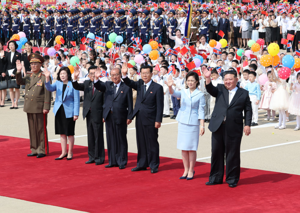 XisMoments's tweet photo. #XiJinping #XiVisit #ChinaDPRK https://t.co/Jj7sf3Phlb