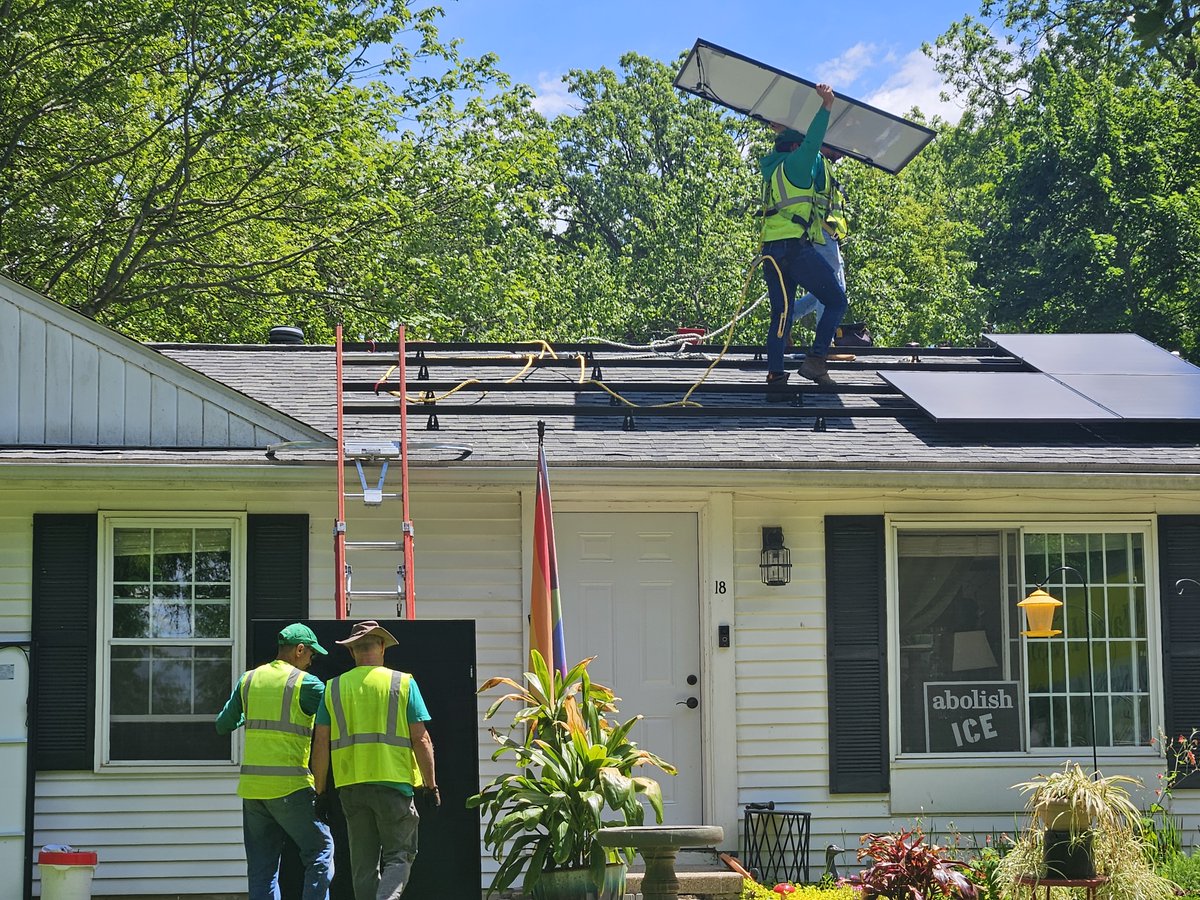 Drew_Journalist's tweet photo. #AnnArbor is pioneering a unique model to make it easy for its residents to install rooftop #solar to their property - providing a #financial incentive along with a boost in the percent of power the grid gets from renewable sources. 

https://t.co/jDROSpGVNM https://t.co/kTBPLhbXVV