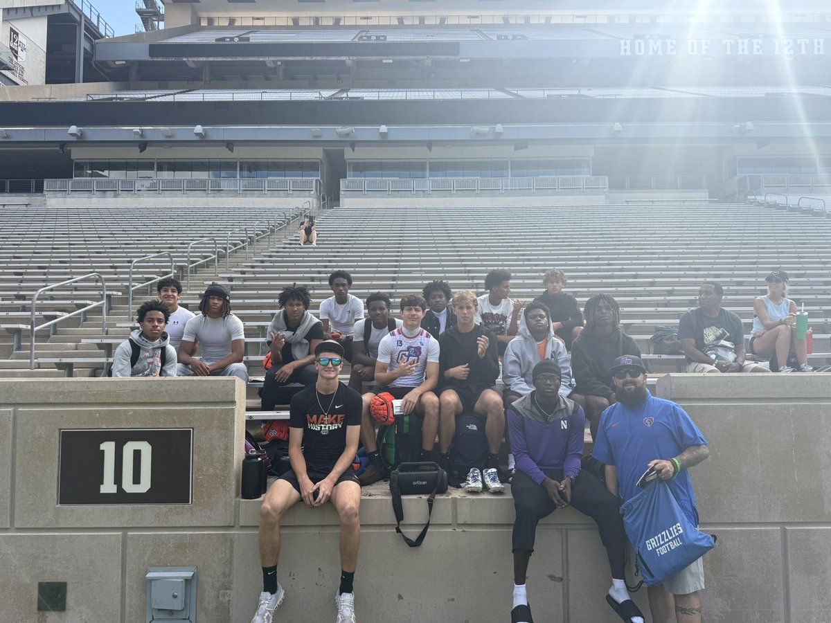 GOaksFootball's tweet photo. The Grand Oaks 7on7 SQT is ready to roll at the @AggieFootball 7on7 tournament today! #GROWL https://t.co/aka1pacYvJ