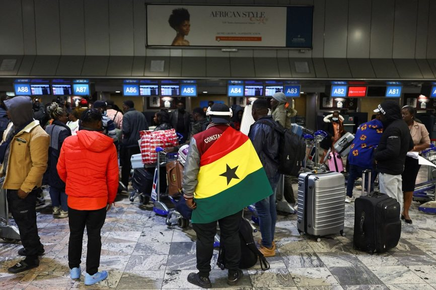 SABCNews's tweet photo. UPDATE | A clarification to our earlier report on the Department of International Relations and Cooperation’s (DIRCO) remarks regarding the deportation of foreign nationals who violate South Africa’s immigration laws. https://t.co/EBePiV5k2O https://t.co/vDwyuHabiH