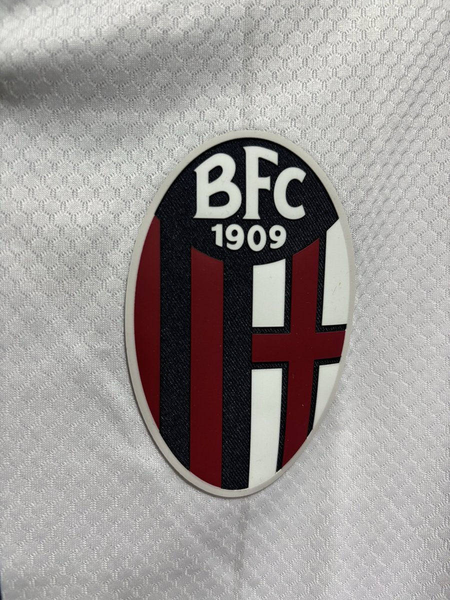 Hioes79's tweet photo. bologna away 2025-2026 https://t.co/GI6gp0JXde