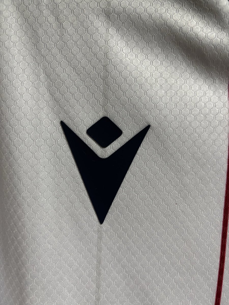 Hioes79's tweet photo. bologna away 2025-2026 https://t.co/GI6gp0JXde