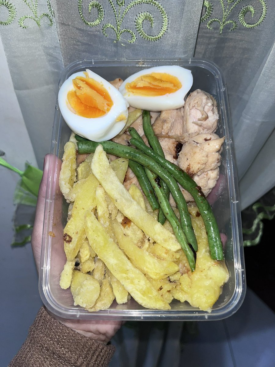 superbricy's tweet photo. Masakan ketiga: mashed potato chicken grill and boiled egg 😋

—03/06/26 https://t.co/IL7m65my1M