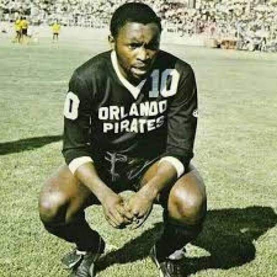 NathiMsezane2's tweet photo. @bab_hlabisa When we were growing up we were made to believe that NOT EVERYONE is bestowed with a Title "LEGEND " 

BUT IS BESTOWED ON SOMEONE WHO IS HIGHLY #RESPECTABLE AND #EXAMPLARY.

😭😭😭 https://t.co/iSUNXTJmi1