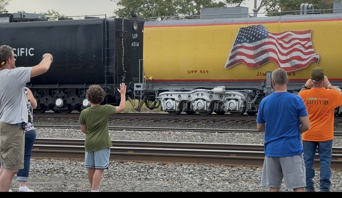 ENNElspeth's tweet photo. The Big Boy locomotive is making its way through Erie. Here’s a look at the watch party at the The Brewerie At Union Station! 🚉 https://t.co/HzPMWePUi3