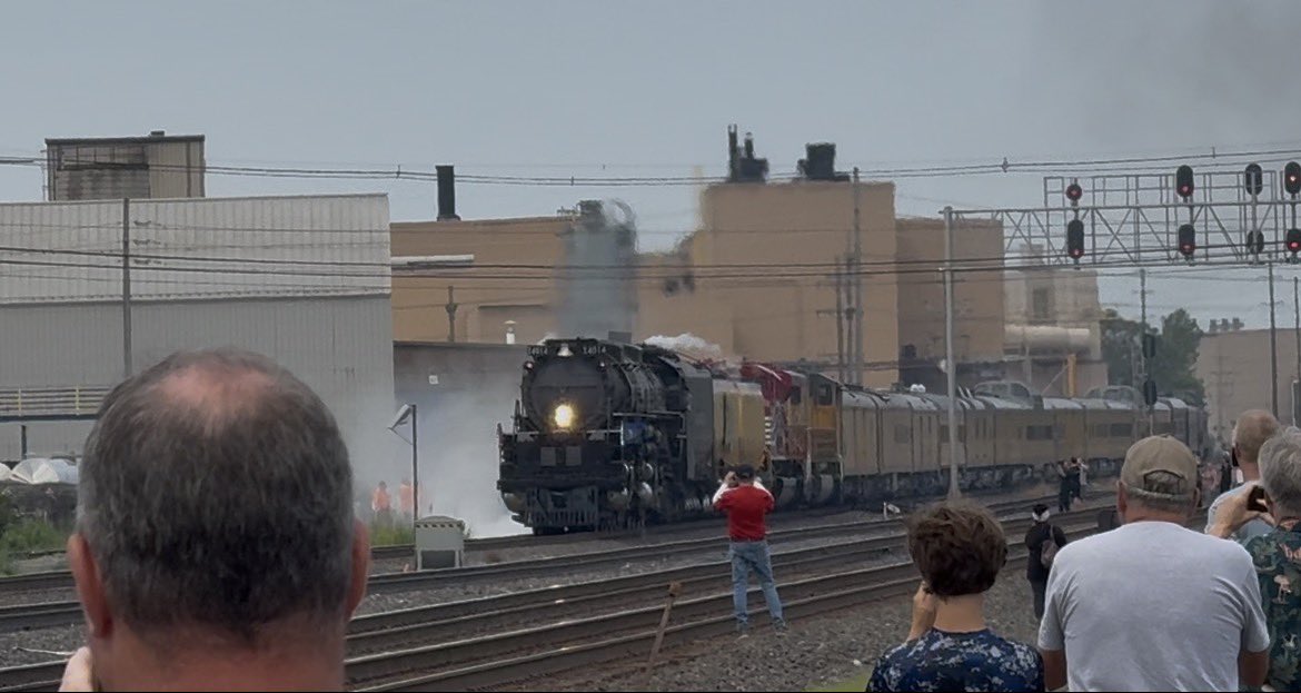 ENNElspeth's tweet photo. The Big Boy locomotive is making its way through Erie. Here’s a look at the watch party at the The Brewerie At Union Station! 🚉 https://t.co/HzPMWePUi3