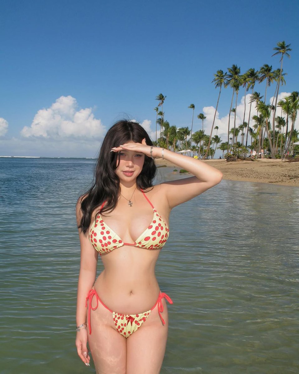tuilachip206's tweet photo. bi*ches n beach (full on my ins) https://t.co/T4tyJLvanI