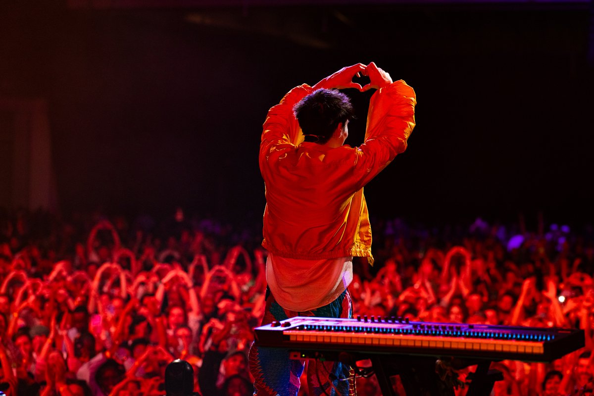 CTJazzFest's tweet photo. A headliner moment on our Kippies Stage. 🎶✨

@jacobcollier  brought a world of sound to the CTIJF, where harmony, rhythm, and imagination moved as one.

A bold, creative set from one of music’s most innovative voices. 🧡

📸: @siphiwemhlambi and @itsarthurdlamin 

#CTIJF https://t.co/IcAqSjVYpd