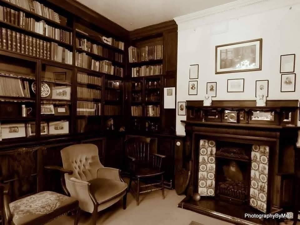 Visit_Gravesham's tweet photo. #CharlesDickens died after suffering a stroke #OTD in 1870 at Gad's Hill Place, #Higham at the age of 58 πΊ
The house is open for guided tours every month, Apr-Oct on selected dates. Check our website for dates & to book - https://t.co/UIwQUCumWz https://t.co/GoNDYSsRU2