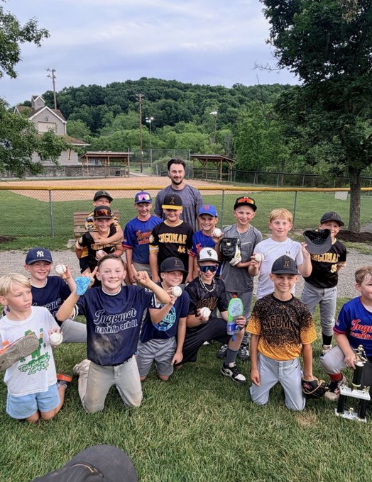 AustinRBechtold's tweet photo. Awesome to see Paul Skenes hanging out with Ingomar Youth Baseball yesterday. Skenes has truly embraced the community. An awesome moment for those players 👏👏 https://t.co/0oUmVBlXtY