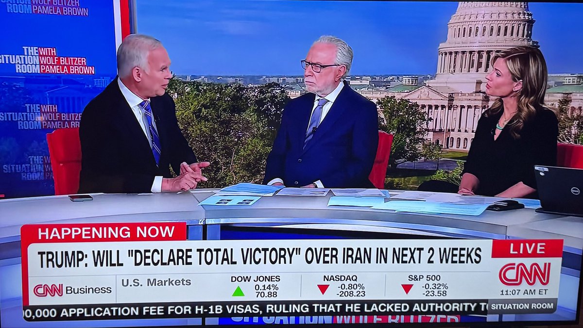 WUTangKids's tweet photo. Lmao that CNN chyron got me crying https://t.co/i5L3D3VyMz