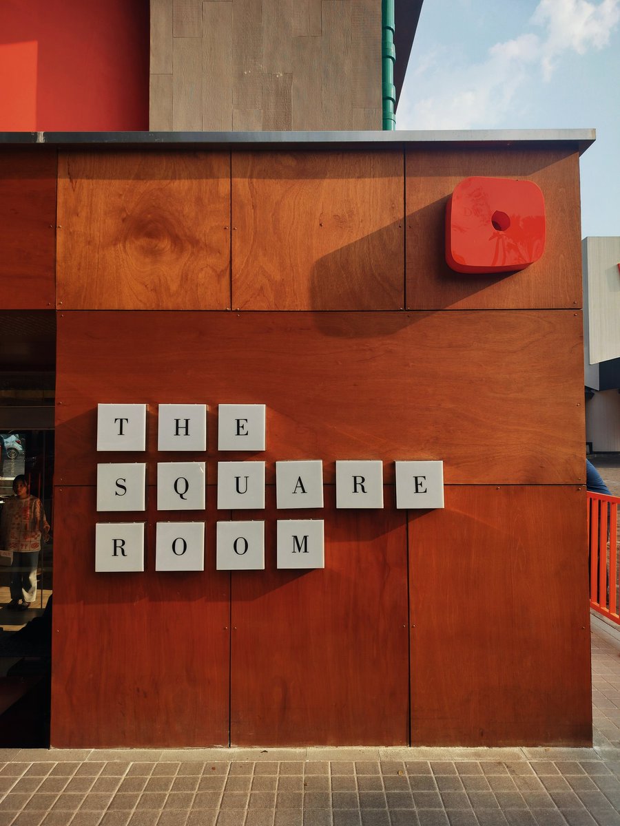 Reginaghie's tweet photo. 📍 The Square room.
📸: me.
#cafe #bakery #building #design #photography #photographyisart #photos #aboutsunday #weekend #latepost #🫶
•• https://t.co/pBpIdtocIA
