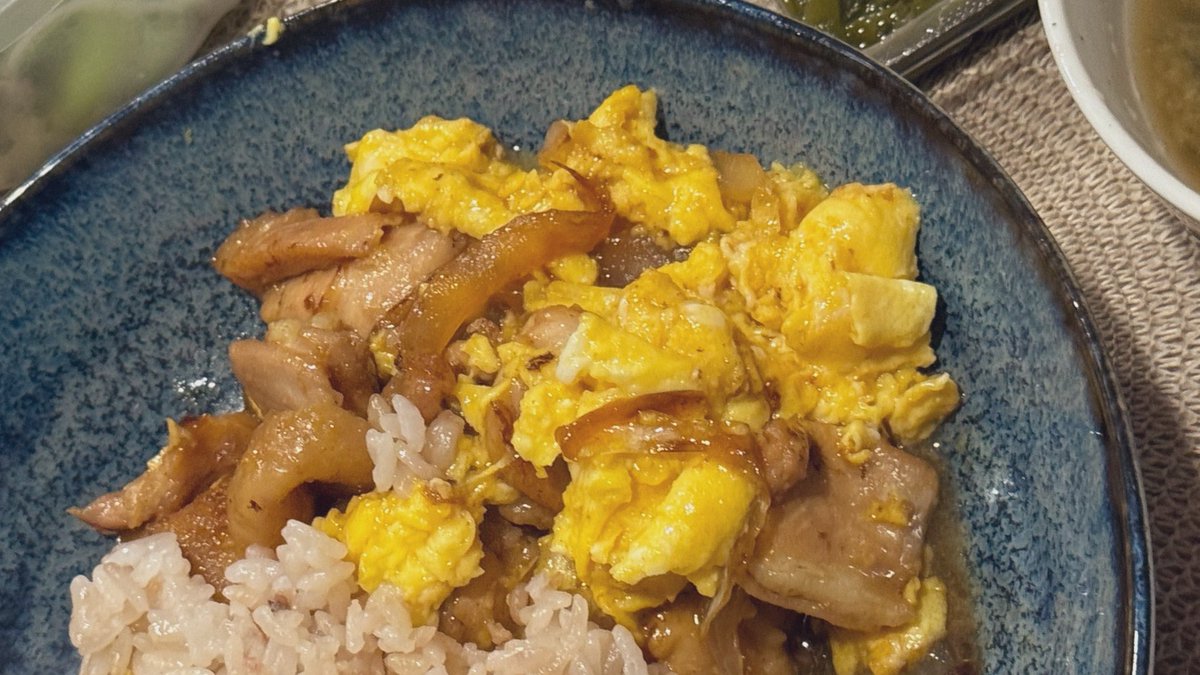 shmp58's tweet photo. @NHK_GTV @wdlst1976 @meshidora_ntv @GunmaPref_koho @SUBARU_CORP @gyouten_ota 変化親子丼的な。 https://t.co/JMxKZ41xyO