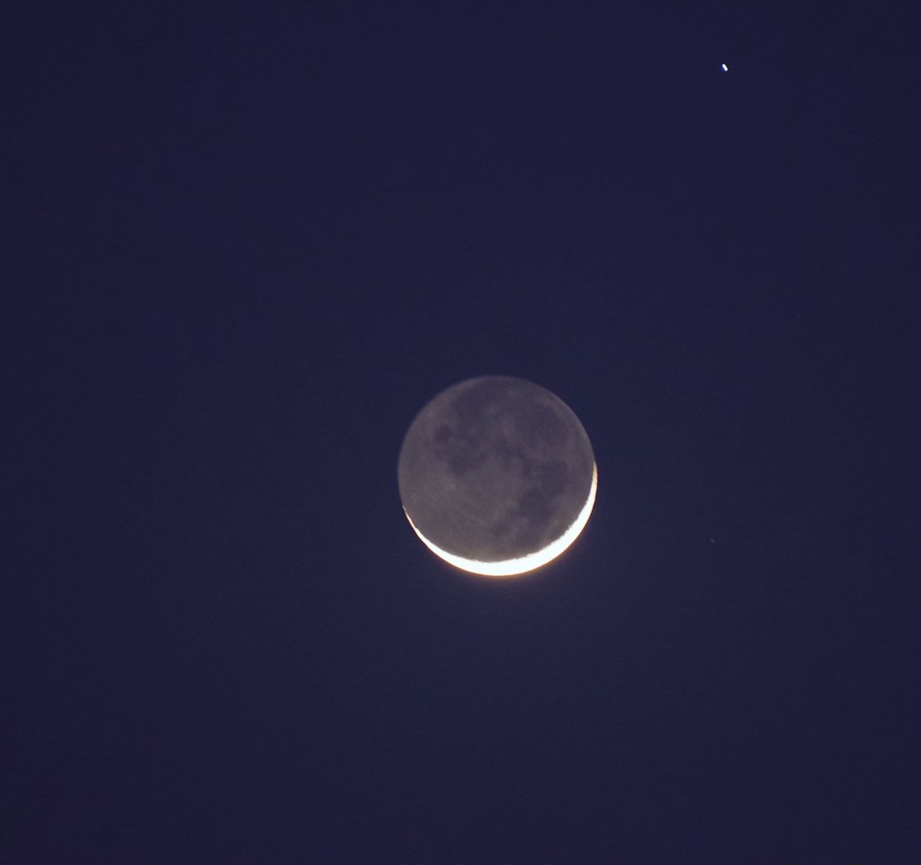 lavdeep's tweet photo. And she was the moon, most beautiful in darkness ✨🌙💟 https://t.co/3ANIKITFxw