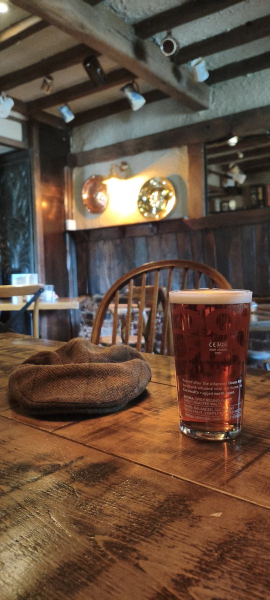 CSKC88's tweet photo. Steak and ale pie, and a pint of Bass. White people things https://t.co/UIlzSwQPDQ
