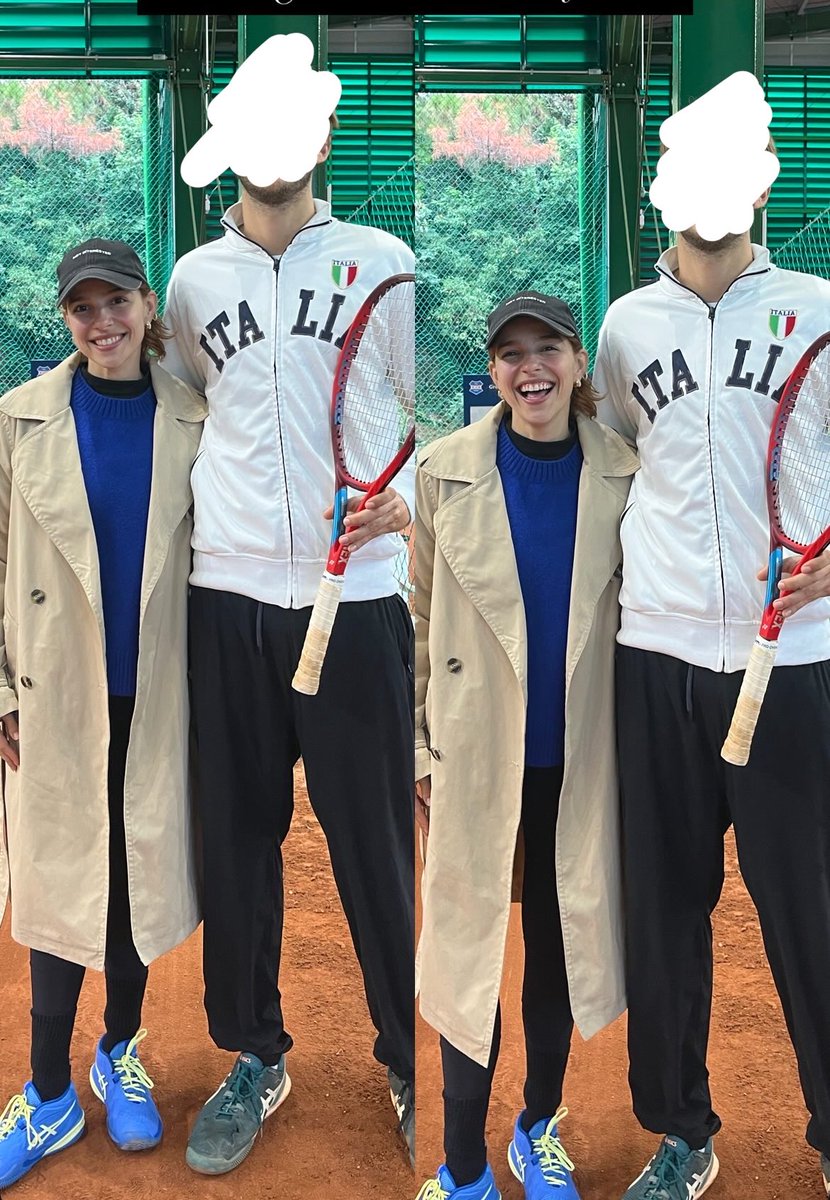 itzthalib's tweet photo. eu tirando a foto dela c meu profe e ela rindo das bobagens q eu tava falando 
(tava zoando a diferença de altura deles) ai ela “quer ver q vão me colocar c um tenis bem grandão nos pés” LANSKSJSKAJ https://t.co/scUebeskz5