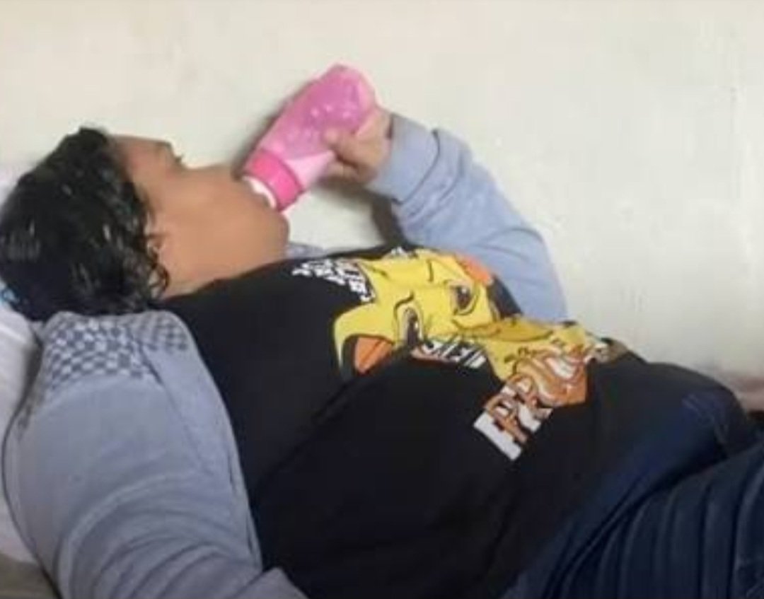 cabamusp's tweet photo. oi gente essa eh minha filha dia 15 vao la comprar ingresso do alquimia pra eu comprar o slime da minha filha por favo https://t.co/xMyhxWVunD