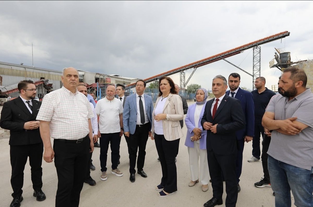 afcebir's tweet photo. ♻️ Afyonkarahisar Çevre Hizmetleri Birliği Haziran Ayı Olağan Encümen Toplantısı gerçekleştirildi.
Toplantıda, birliğimizin faaliyetleri, devam eden çalışmalar ve gündem maddeleri değerlendirilerek karara bağlandı.

@burcukoksal03 
@afcebir https://t.co/MrVjAKWFZc