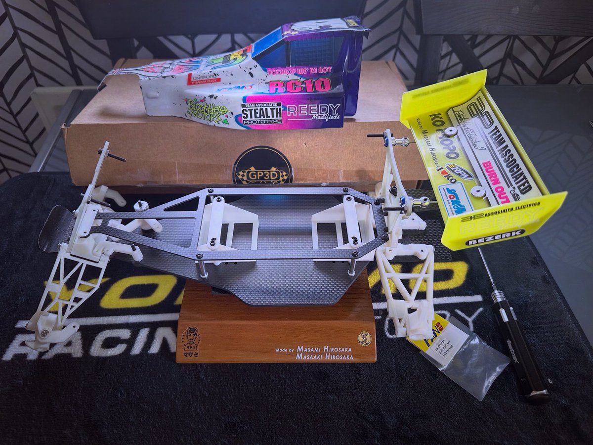 16Shot2's tweet photo. After a lengthy absence, I’ve returned to the GP3D Detroit ‘91 stealth by Andrew Cooke. I’ve made some progress today; waiting on a few bits of hardware to arrive from FanRC. 

#gp3d #masamistealthbuggy  #teamassociated #teamassociatedrc10 #detroit91stealth https://t.co/xPJNqflZwa