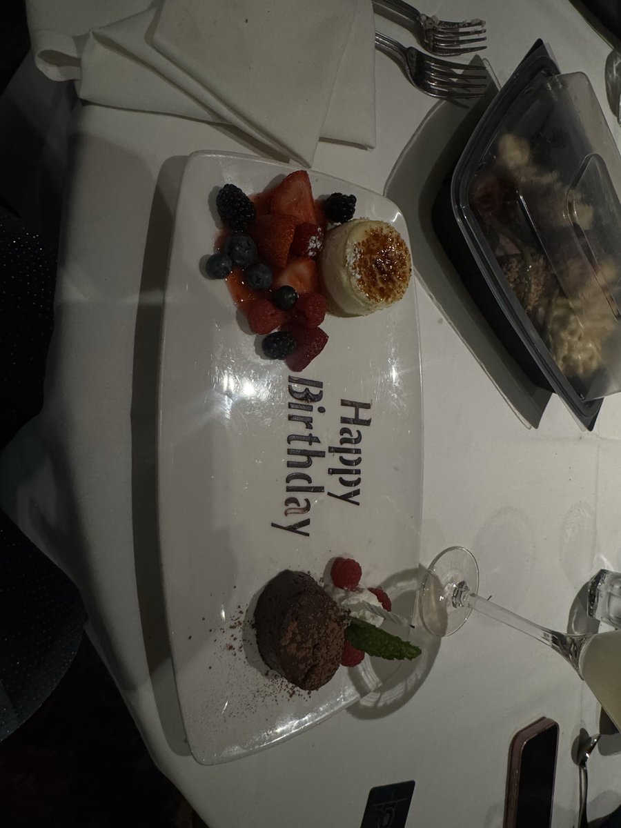darealMK__'s tweet photo. 27 🎈🥹 https://t.co/SuoFL2d9JP