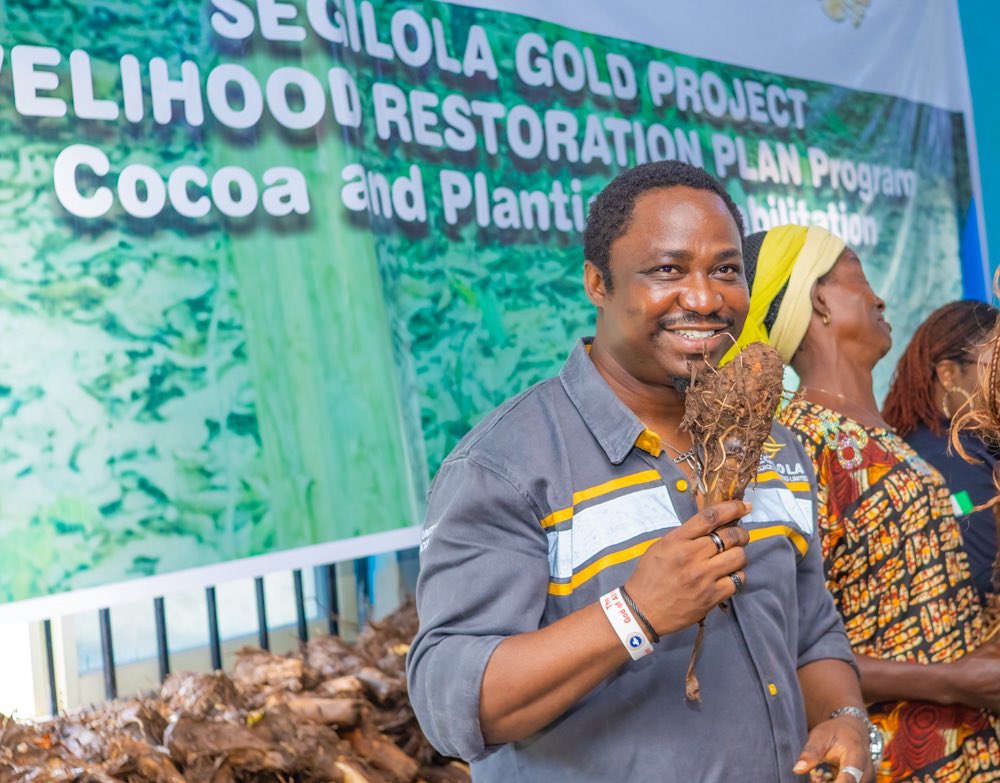 OsunTwitta's tweet photo. Segilola Resources Operating Limited (SROL) has strengthened livelihoods in its host communities by launching the 1st Phase of its Plantain Rehabilitation Programme and the 3rd Phase of its Cocoa Rehabilitation Programme as part of its Livelihood Restoration Programme. https://t.co/XBIjJdYgnV