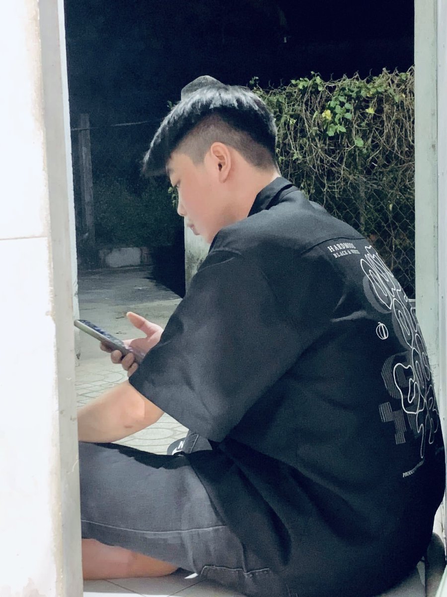 ShinHoang2001's tweet photo. Chán Quá nhỡ https://t.co/mnvxIxqtvL