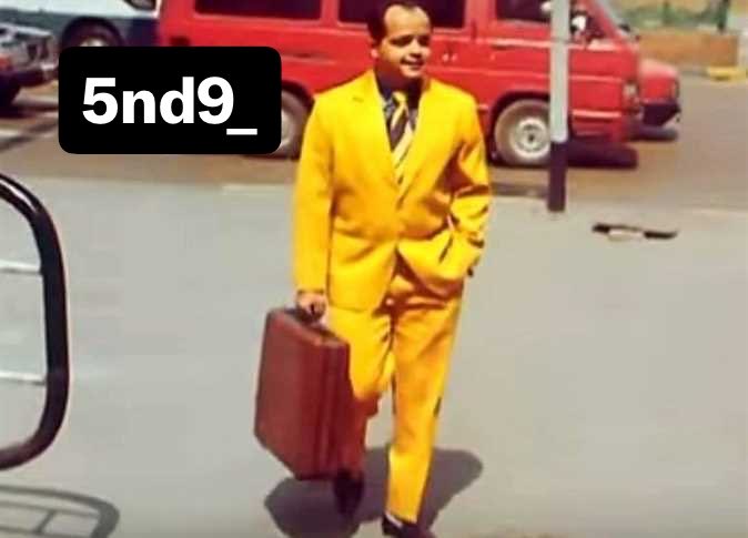 5nd9_'s tweet photo. صاحب البدله الصفراء وهو جاي الحلقة الجاية يحسن الموسم المعفن #From #مسلسل_فروم https://t.co/eXTm08T05Y