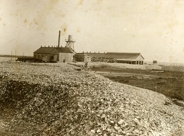 sjgiardini's tweet photo. old florida: oyster cannery in apalachicola, home of some of the world's best oysters... https://t.co/mXrq4f6KIs
