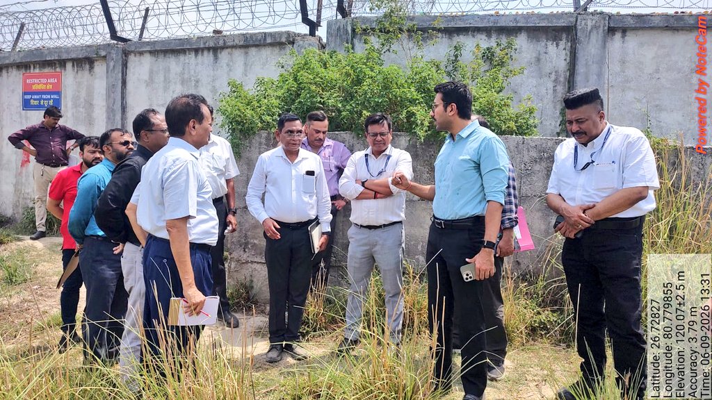upeidaofficial's tweet photo. UPEIDA ACEO shri @IASshashank10 visited Defence Industrial Corridor Lucknow along with BrahMos officers and instructed to complete the ongoing works ahead of schedule...
.
.
@CMOfficeUP @ChiefSecyUP @BrahMosMissile https://t.co/8qdKsfrTcF