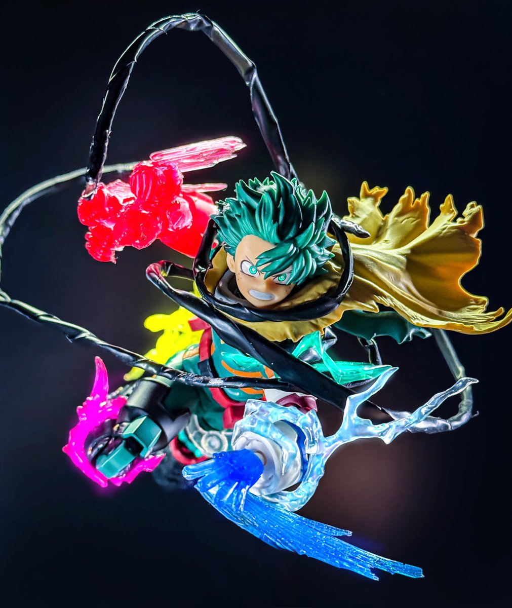 Lobi_fun's tweet photo. #夜のフィギュア撮影会 (遅刻)
6月9日 テーマ「フリー」
#フィギュアーツ
#僕のヒーローアカデミア

緑谷出久 デク
　　『唸れOFA！！』

ジャンプ全サのワーコレが中古で手に入ったのでさっそくヘッドカスタム！

サイズ感も髪の靡きも表情もめちゃくちゃピッタリなんだよな〜😆 https://t.co/DbMvKKbciY