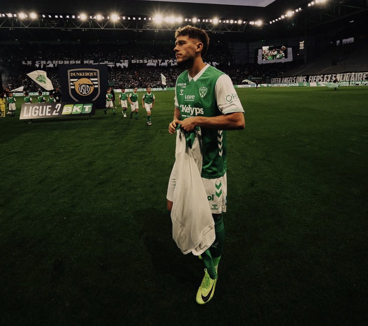 FerveurVerte_'s tweet photo. 🚨 Le SC Braga 🇵🇹 a dans son viseur Lucas Stassin et pourrait passer à l’action dans les prochains jours !

Évalué à 15M€ sur Transfermarkt, le club portugais trouve ce montant excessif et devrait donc formuler une offre inférieure.

(A Bola) https://t.co/rmkvTxtNkU