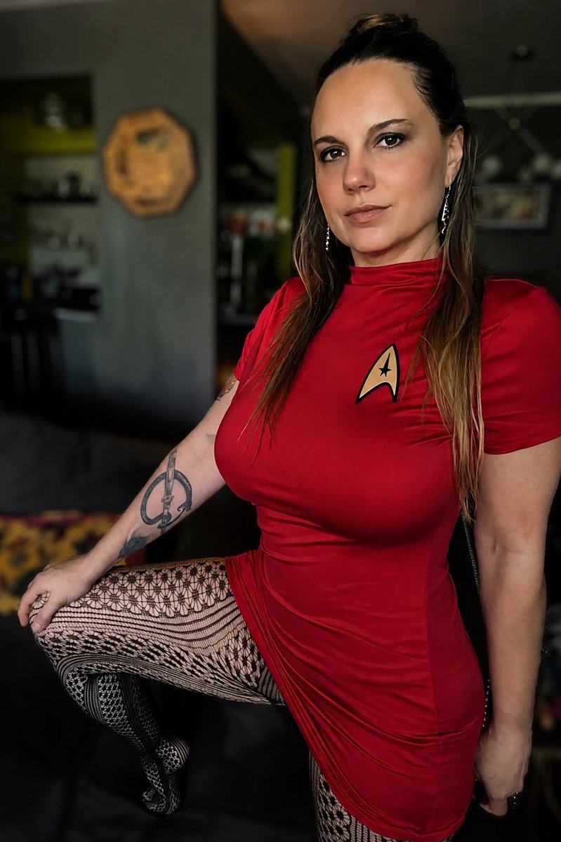 amazinglyme73's tweet photo. Captain’s Log, Stardate 2026.
The crew remains concerned about:
• inflation
• dating apps
• whether Mercury is in retrograde
• and why the HOA keeps sending passive-aggressive emails
Morale remains surprisingly high.
End log. #beammeupscotty #startrek #endfascism #shootforthestars ✨✨✨��👽