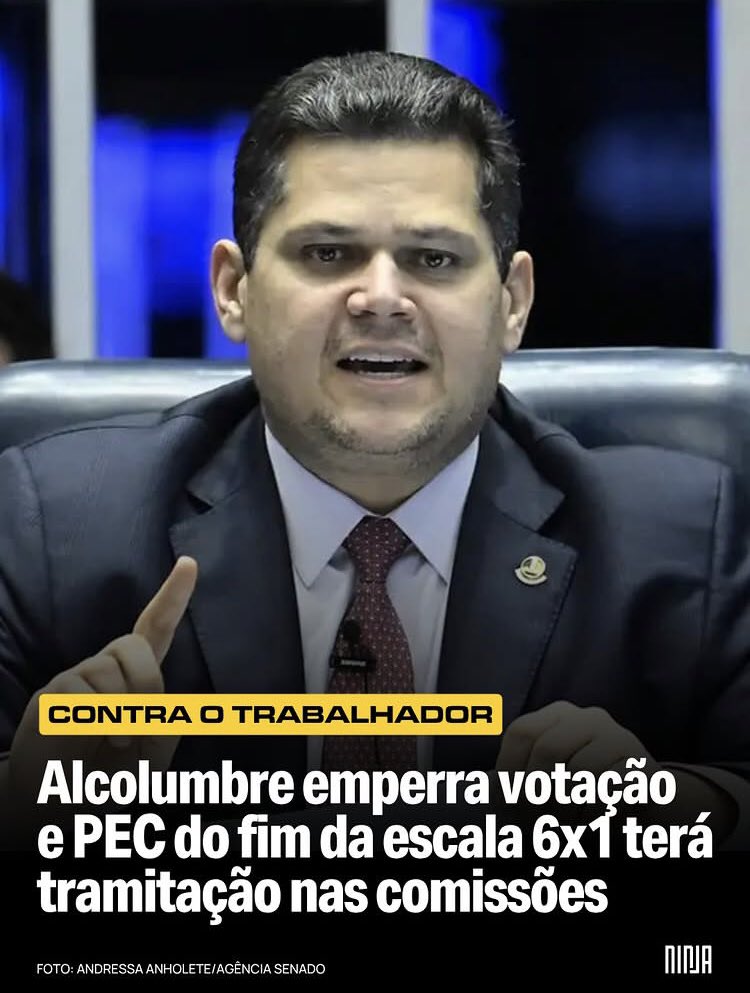 depchicoalencar's tweet photo. A LUTA CONTINUA!
Uma nova batalha para aprovar a PEC que põe fim a escala 6x1 se avizinha. Depois da vitória na Câmara, a luta passa a ser travada no Senado. 
O presidente da Casa, Davi Alcolumbre, rejeitou a tramitação acelerada acordada com o governo.  Agora, a proposta passará pelas comissões. O debate se tornou uma disputa sobre o modelo de sociedade que o país pretende construir. 
Senadores bolsonaristas, liderados por Rogério Marinho (PL-RN), coordenador da pré-campanha de Flávio Bolsonaro (PL-RJ), que também assina a proposta, apresentaram uma PEC que cria um novo modelo, favorável aos patrões, claro. A proposta flexibiliza a CLT. A remuneração e benefícios como 13º e férias seriam calculados de forma proporcional às horas trabalhadas. Essa proposta já recebeu os apelidos de PEC da Escravidão ou PEC do Patrão.