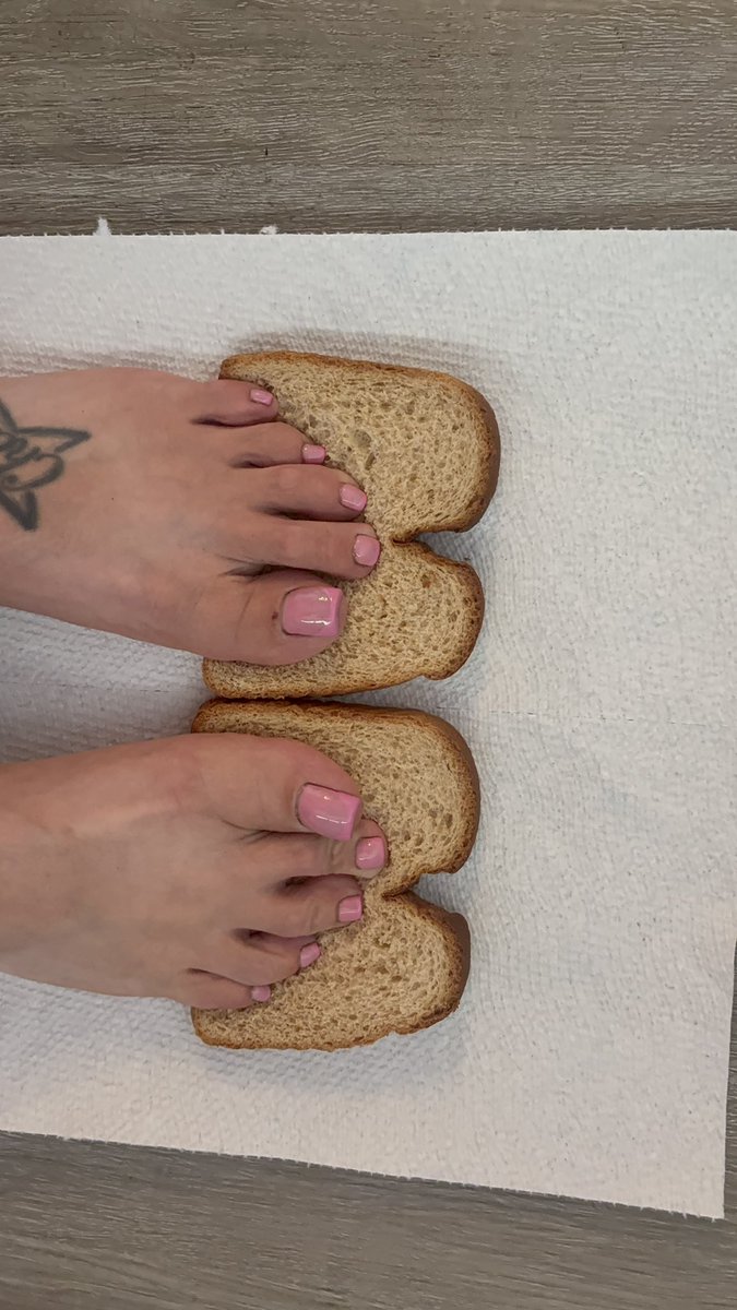 Queenginger247's tweet photo. Feet sandwiches for sale!
#feet  #ginger #queen https://t.co/az5v4xKh6R