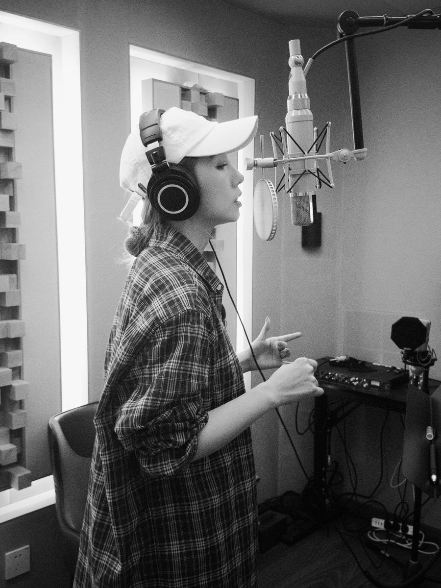 m_meiqifanspage's tweet photo. #mengmeiqi  Meiqi‘s weibo  [20260609]

🎤 sing our own 
Music in making 😬

#เมิ่งเหม่ยฉี #孟美岐 #맹미기 #Meiqi #10thAnniversary https://t.co/4tcWxyURE4