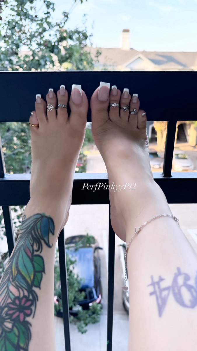 PerfPinkyyPt2's tweet photo. Oldie but goodie😍

This was such a delicious length🤤 https://t.co/6qAAQLPwK0
