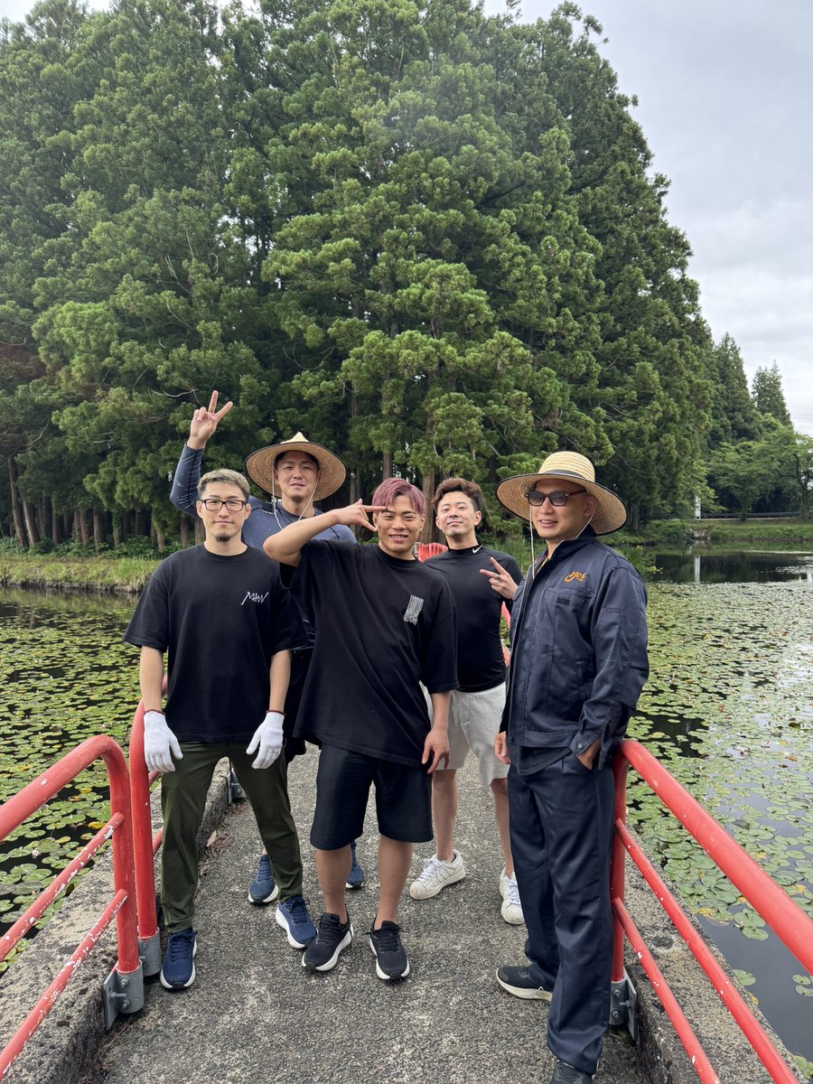 choueki_CEO's tweet photo. 立つ舞台は違えど、
皆一流を目指す人間。
古民家で雑魚寝出来る一流の仲間を何人作れるか。

高級ホテルで過ごす時間よりも、
仲間と古民家で過ごす時間の方が、
僕は好きです。

@koki_akada 
@seigomma 
＠daisukehhh https://t.co/SJTyGxoWzI