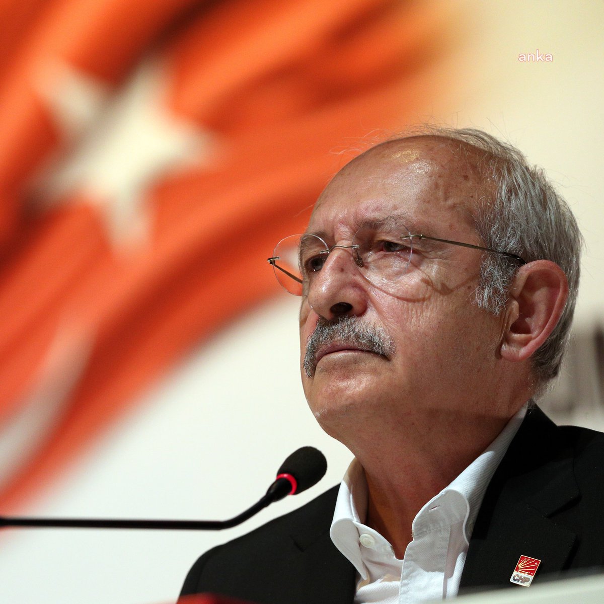 bgyetherr's tweet photo. CHP'de bugün gerçekleştirilen iki ayrı toplantıya katılan vekillerin sayısal dağılımı:

Özgür Özel - TBMM: 98
Kemal Kılıçdaroğlu - CHP Genel Merkezi: 18
Katılım sağlamayan: 22 https://t.co/jzW00Czf9E