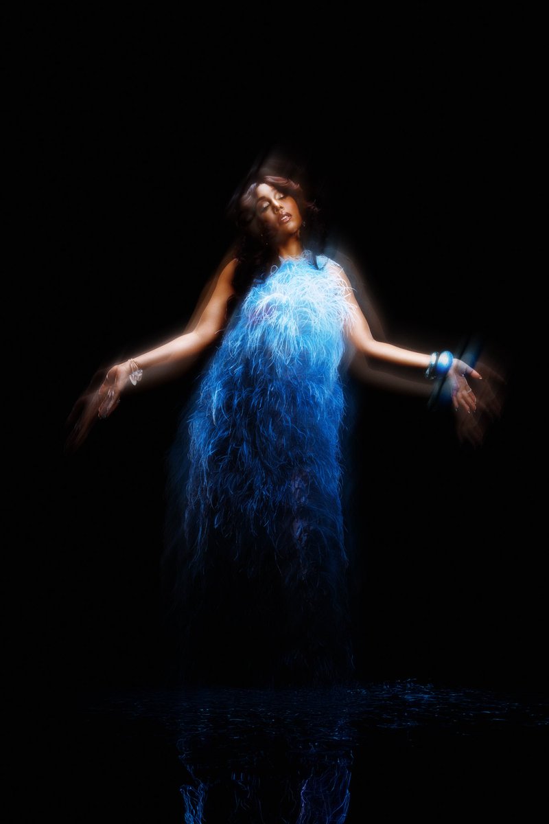 MODmagazine's tweet photo. From writing for artists like Chris Brown and Monica to collaborating with Anderson .Paak and 6LACK, India Shawn isn’t just keeping up with this era of music—she’s actively shaping it. Dive into our full conversation with the singer-songwriter in the Veil of Mystique issue. Available in digital + print at https://t.co/fFfmCnY6Qt