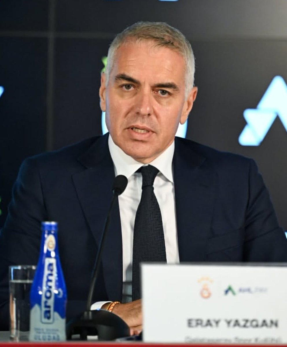 _vlknylmz's tweet photo. Dursun Özbek, Eray Yazgan’ı futbol şubesinin başına getirmeyi planlıyormuş.

Bu yanlıştan bir an önce dönülmeli. https://t.co/NfiI3YXFvf